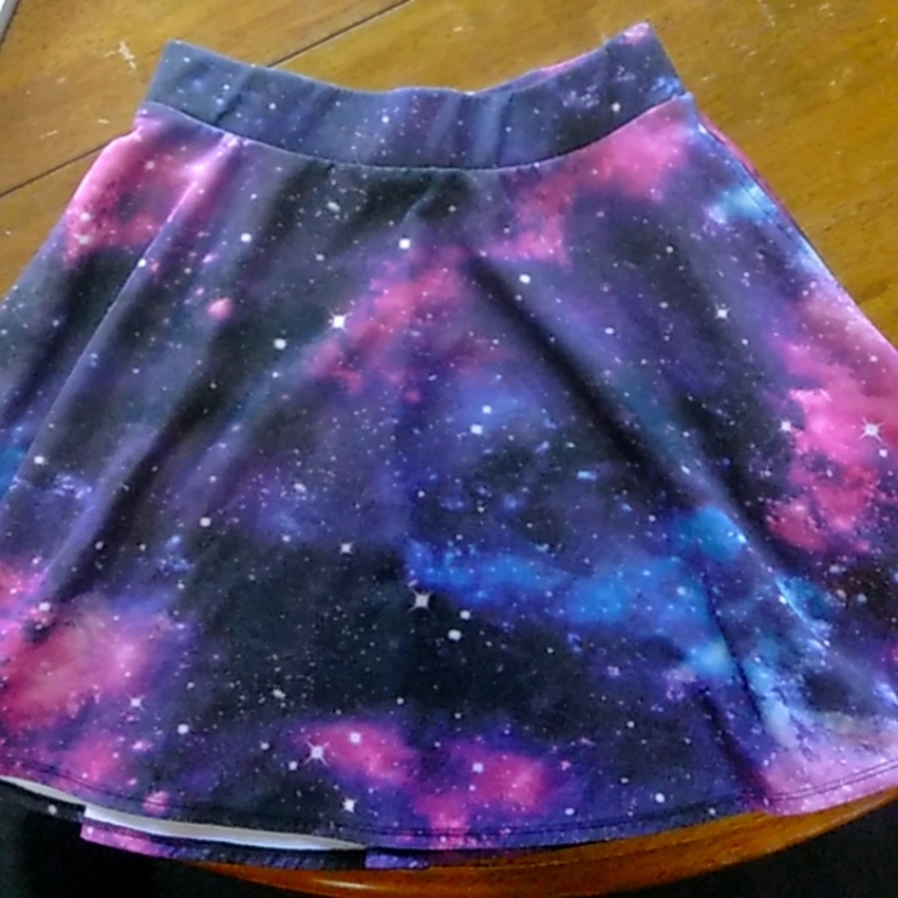 Hottopic galaxy print skater skirt Size S